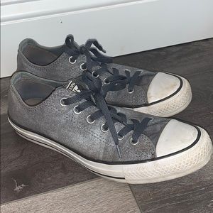 WOMENS SILVER CONVERSE.